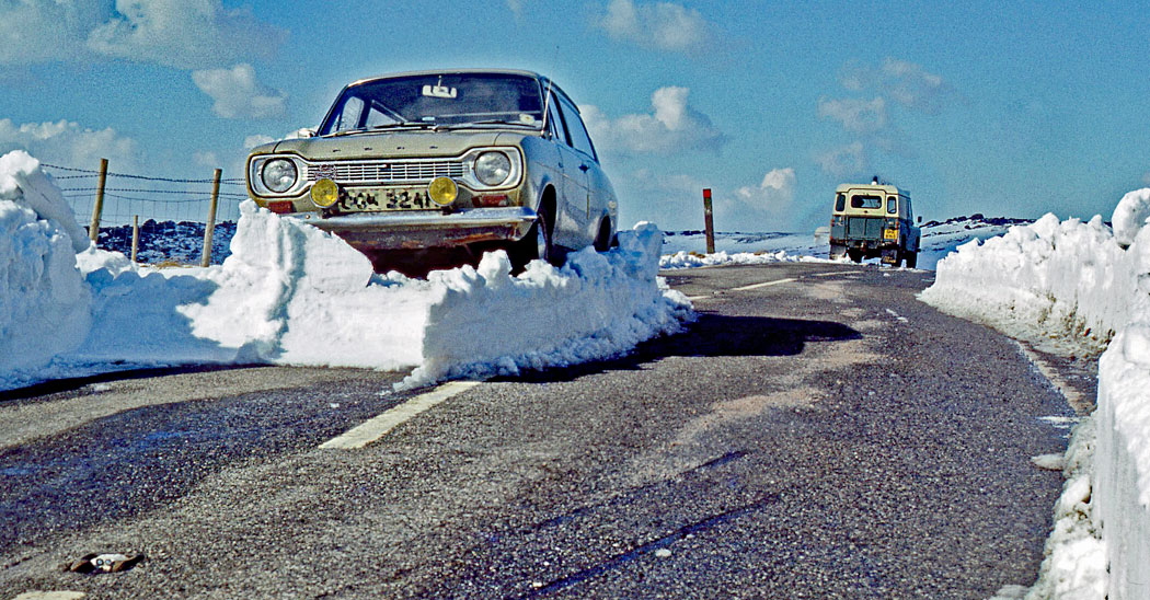 Car-on-snow-Wessenden-Head-Road