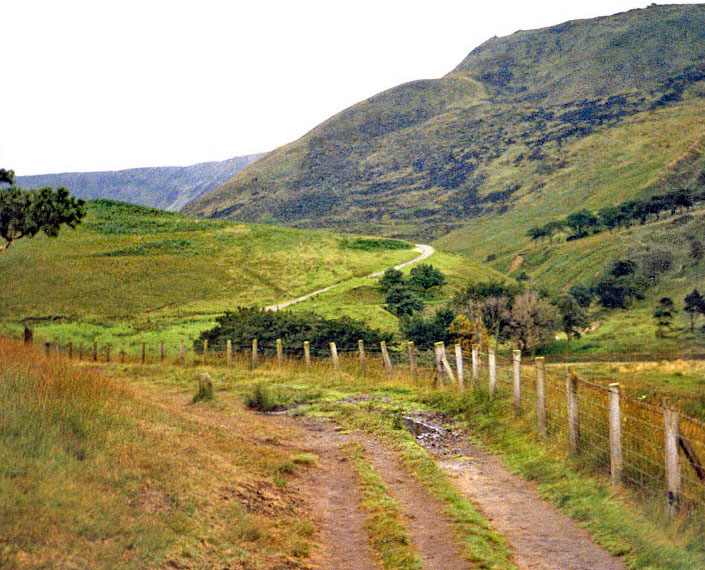 path-looking-up-to-chew-road